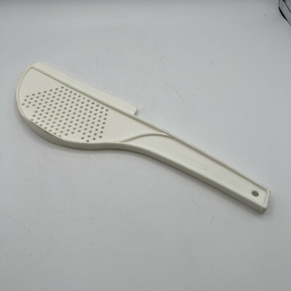 Vintage‎ Rubbermaid Spatula Pot Strainer - White 1907-4